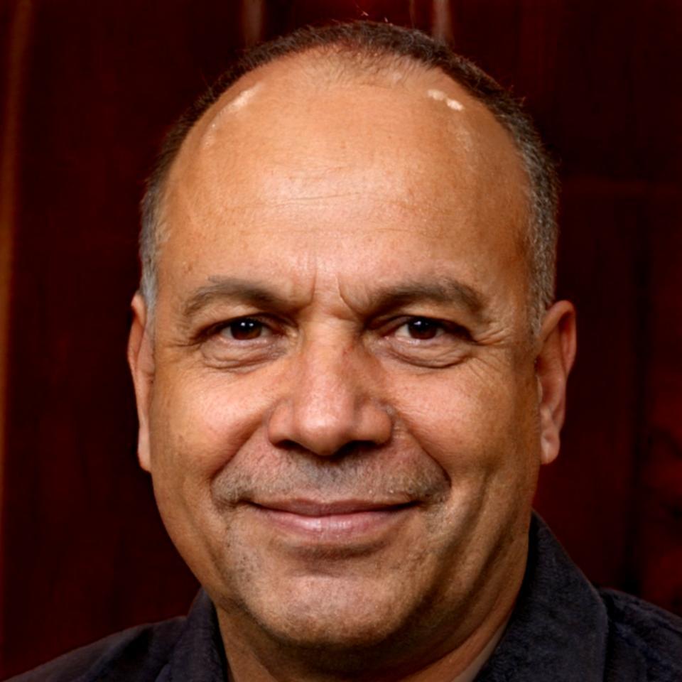 Casimiro Ferández, Director de Educación